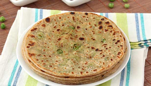 201612281300156871 Green peas stuffed chapati SECVPF