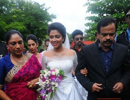 Amala Paul parents mother Annice Paul