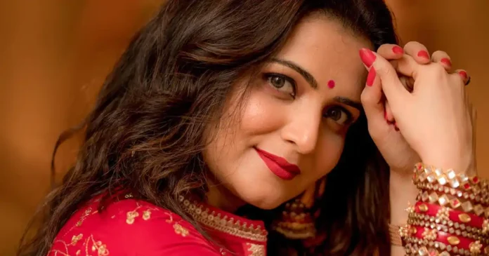 dhivyadharshini 4 696x365 1