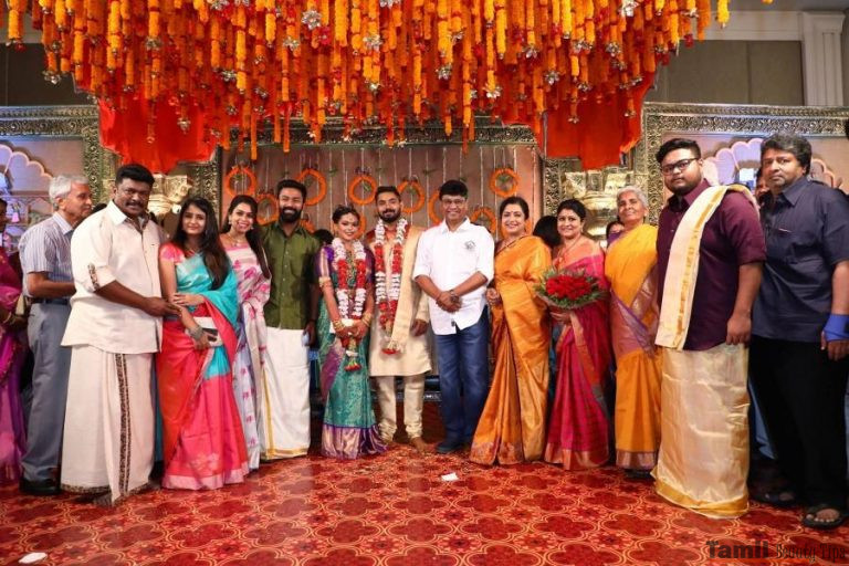 k bhagyaraj shanthanu keerthi keerthana akshay wedding 768x512 1